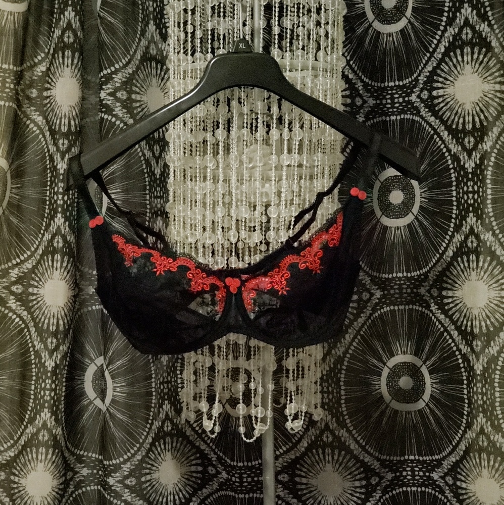 Curvy Kate Black & Red lace bra